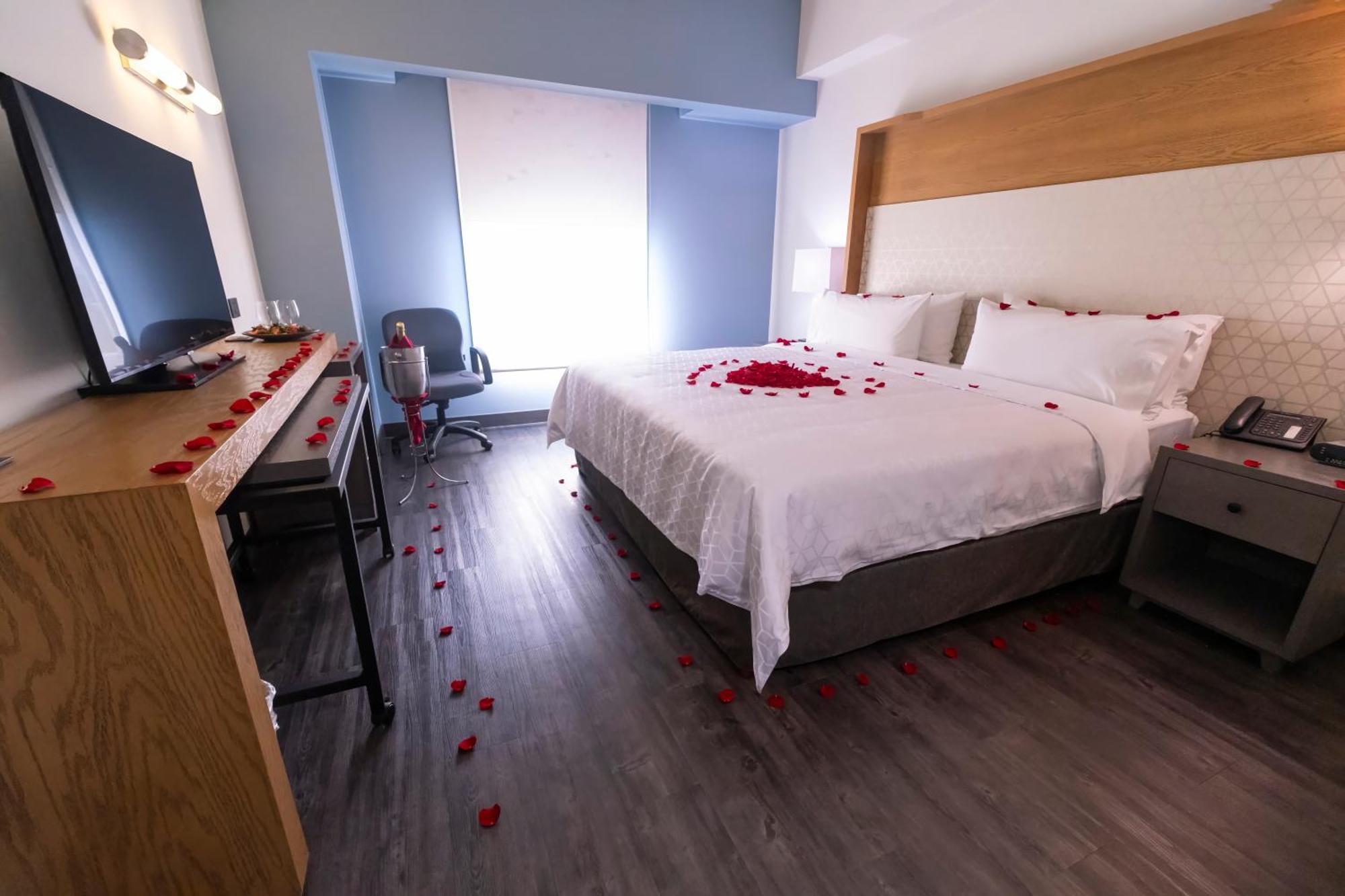 Holiday Inn Uruapan By Ihg Exterior foto