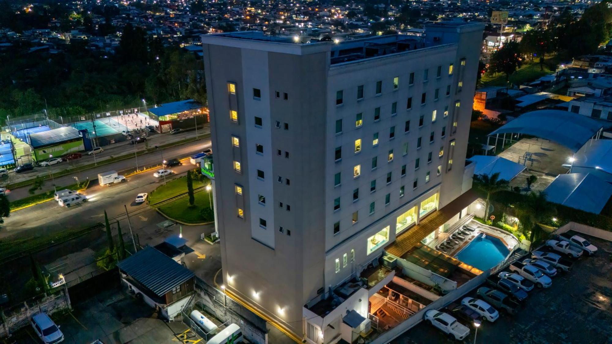 Holiday Inn Uruapan By Ihg Exterior foto